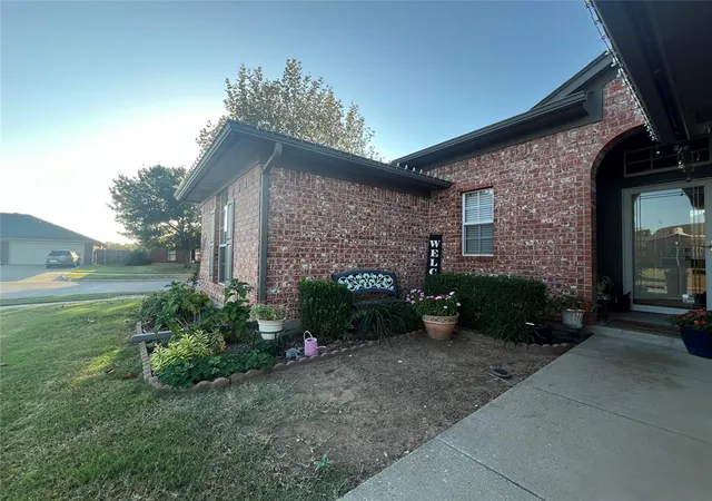 3rd image of 2200 Sw 138Th St, Oklahoma City, OK 73170 | MLS# 1189327