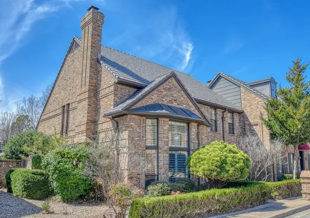 2nd image of 308 Stonehaven Dr Dr, Norman, OK 73072 | MLS# 1189338