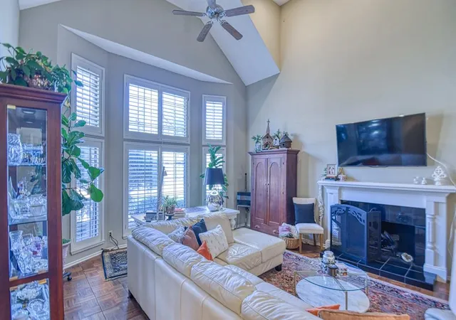 3rd image of 308 Stonehaven Dr Dr, Norman, OK 73072 | MLS# 1189338