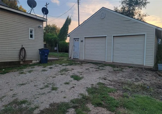 Photo 2 of Single family home for sale at 228 S 2nd St, Waukomis, OK 73773 | MLS# 1189341 | Listing updated on 2026-02-18