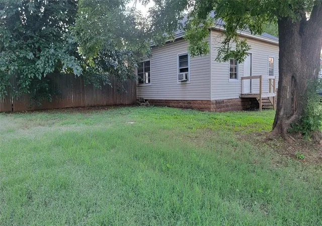 Photo 4 of Single family home for sale at 228 S 2nd St, Waukomis, OK 73773 | MLS# 1189341 | Listing updated on 2026-02-18