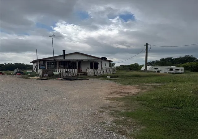 Photo 2 of Single family home for sale at 24934 E County Road 1550, Maysville, OK 73057 | MLS# 1189366 | Listing updated on 2026-01-19