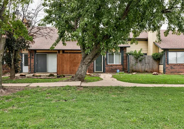 1st image of 8753 N Roxbury Blvd, Oklahoma City, OK 73132 | MLS# 1189455