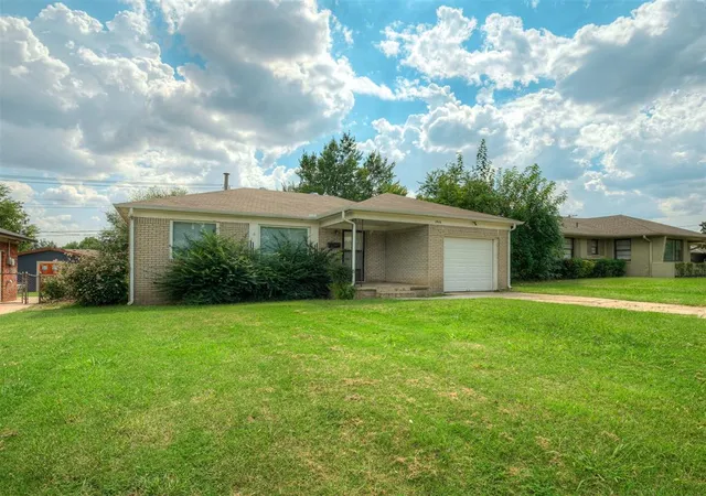 Photo 2 of Single family home for sale at 2926 Nw 72nd St, Oklahoma City, OK 73116 | MLS# 1189504 | Listing updated on 2025-11-03