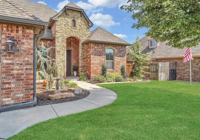 1st image of 612 Old Home Pl, Yukon, OK 73099 | MLS# 1189746