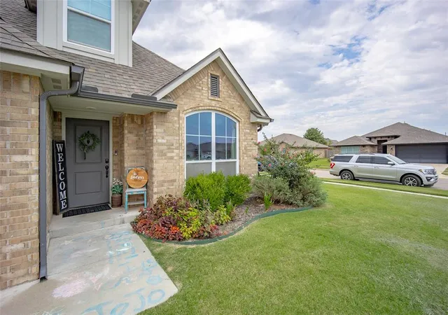 2nd image of 1721 Huntington Ct, Newcastle, OK 73065 | MLS# 1189806