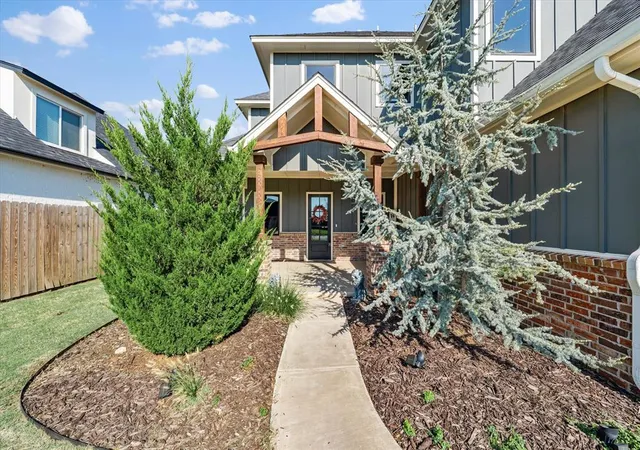 3rd image of 8308 Rosita Way, Yukon, OK 73099 | MLS# 1189824