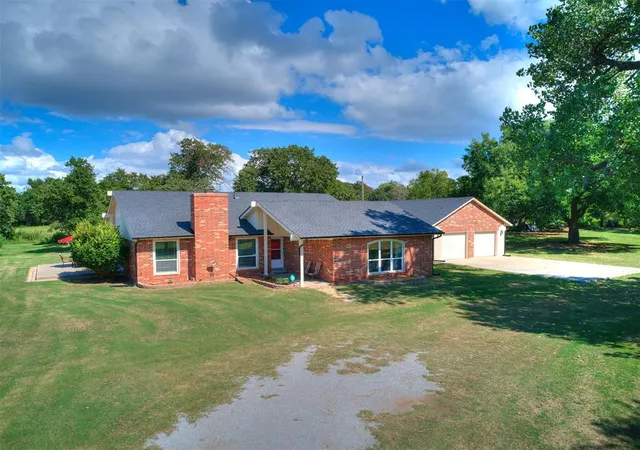 Photo 2 of Single family home for sale at 7600 N Post Rd, Spencer, OK 73084 | MLS# 1189952 | Listing updated on 2025-10-02
