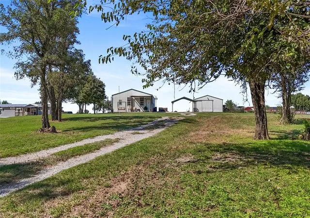 2nd image of 16925 W Wilshire Blvd, Yukon, OK 73099 | MLS# 1189999
