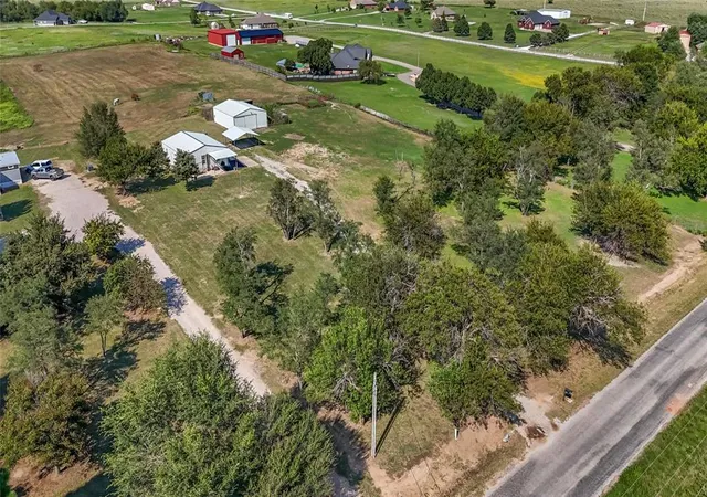 37th image of 16925 W Wilshire Blvd, Yukon, OK 73099 | MLS# 1189999