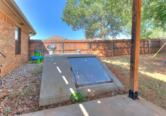 Photo 4 of Single family home for sale at 945 Fox Run Ln, Blanchard, OK 73010 | MLS# 1190036 | Listing updated on 2025-11-23