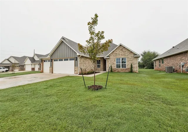 2nd image of 3011 Pescara Dr, Norman, OK 73071 | MLS# 1190047