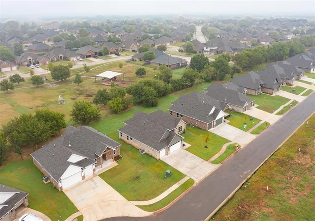 47th image of 3011 Pescara Dr, Norman, OK 73071 | MLS# 1190047