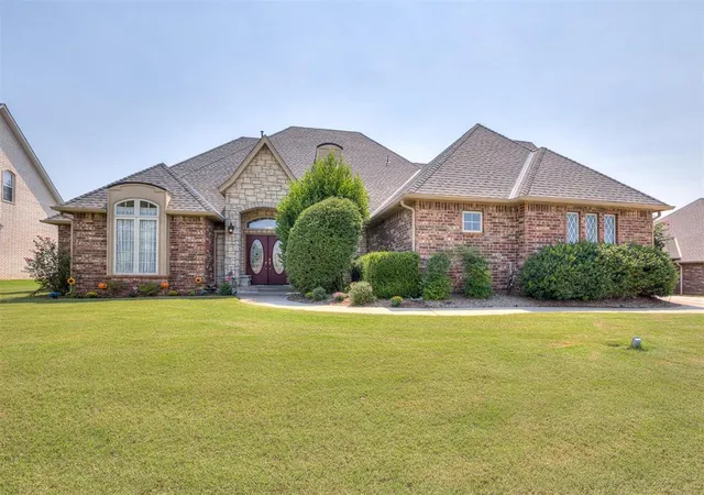 Photo 1 of Single family home for sale at 3912 Se 41st Pl, Oklahoma City, OK 73165 | MLS# 1190051 | Listing updated on 2025-10-15