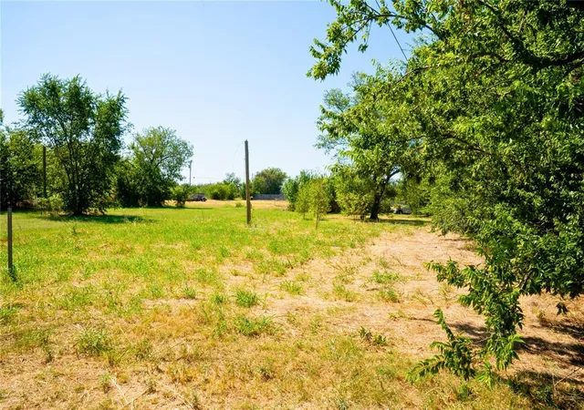 Photo 3 of Sale Pending at 2025 Charles Whitlow Ave, Lawton, OK 73501 | MLS# 1190073 | Listing updated on 2025-09-07