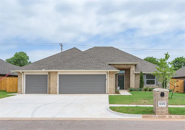 Homes for sale in Mustang, OK | 12125 Sw 45th Ter, Mustang, OK 73064 | MLS# 1190075