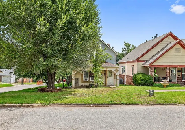 1st image of 120 N Macomb Ave, El Reno, OK 73036 | MLS# 1190312