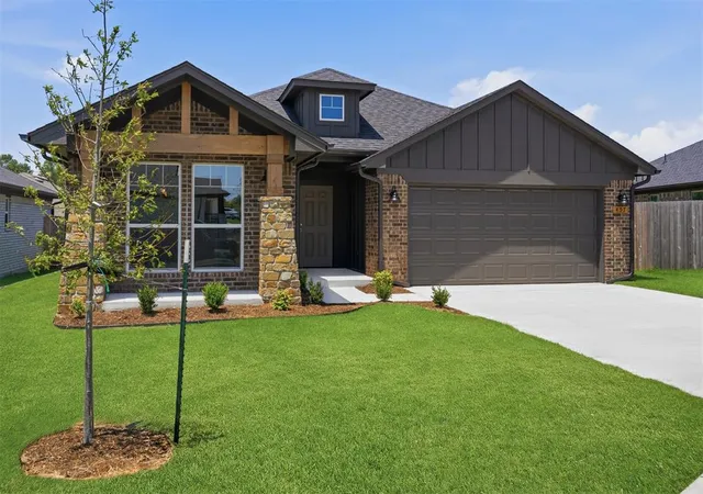 2nd image of 457 Vista Dr, Yukon, OK 73099 | MLS# 1190333