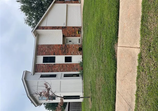 1st image of 3324 Ash Ln, Norman, OK 73072 | MLS# 1190407