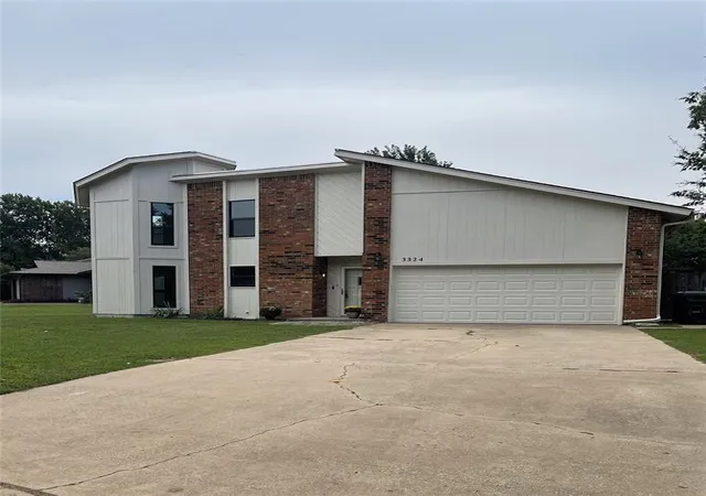 2nd image of 3324 Ash Ln, Norman, OK 73072 | MLS# 1190407