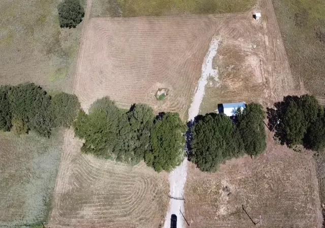 2nd image of 25110 Batson Rd, Burneyville, OK 73430 | MLS# 1190456