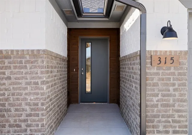 Photo 3 of Single family home for sale at 315 Woodrock St, Harrah, OK 73045 | MLS# 1190484 | Listing updated on 2026-08-26