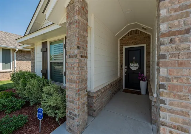 2nd image of 3200 W Open Prairie Trl, Yukon, OK 73099 | MLS# 1190685