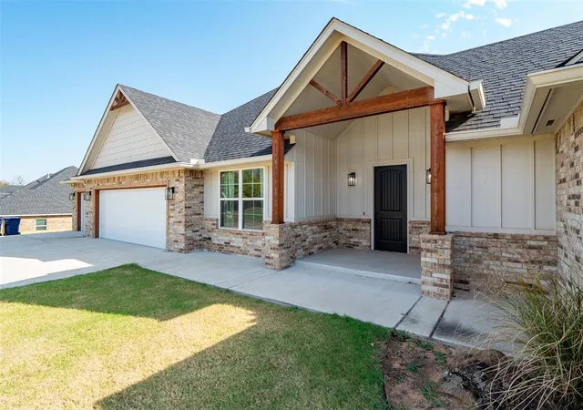 Photo 2 of Single family home for sale at 5520 Sunset Ridge Rd, Newalla, OK 74857 | MLS# 1190807 | Listing updated on 2025-10-24