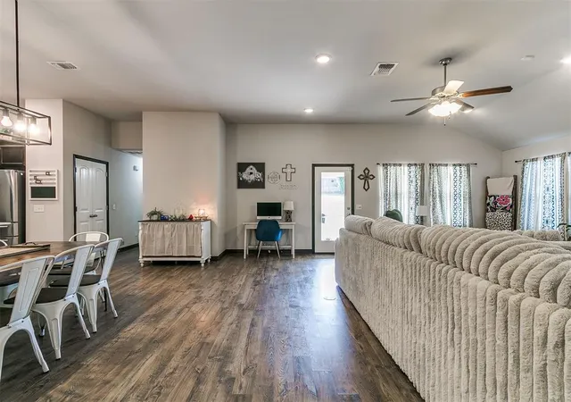 5th image of 12494 Native Hill Dr, Choctaw, OK 73020 | MLS# 1190870
