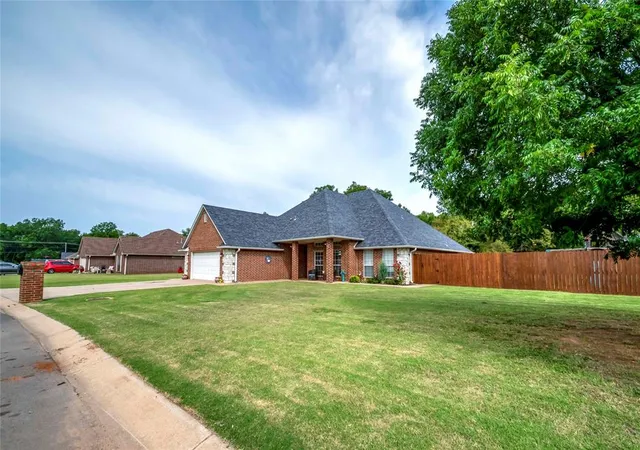 2nd image of 912 Tighlman Dr, Chandler, OK 74834 | MLS# 1190963