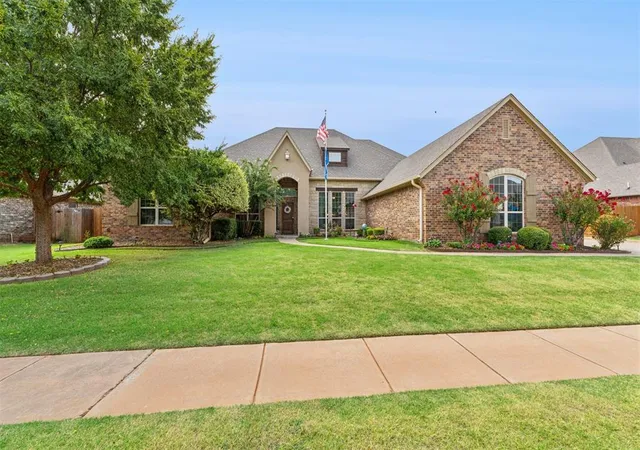 Homes for sale in Edmond, OK | 1404 Nw 189th St, Edmond, OK 73012 | MLS# 1191032