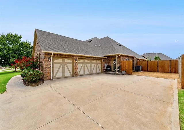 Homes for sale in Edmond, OK | 1404 Nw 189Th St, Edmond, OK 73012 | MLS# 1191032