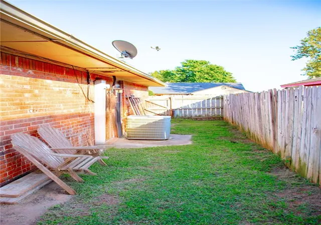 36th image of 2105 Bonnycastle Ln, Yukon, OK 73099 | MLS# 1191060