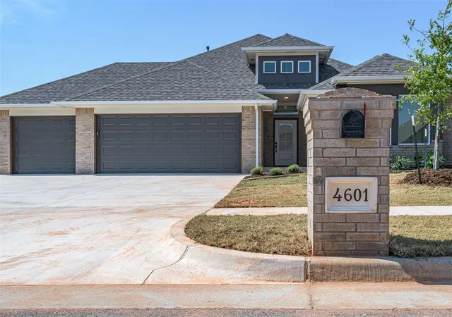 Homes for sale in Mustang, OK | 4601 Hidalgo Ave, Mustang, OK 73064 | MLS# 1191328