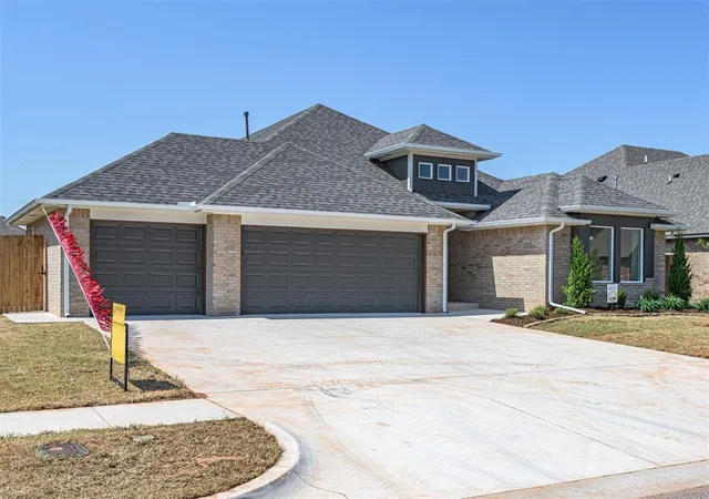 Homes for sale in Mustang, OK | 4601 Hidalgo Ave, Mustang, OK 73064 | MLS# 1191328