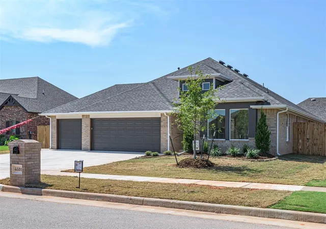 Homes for sale in Mustang, OK | 4601 Hidalgo Ave, Mustang, OK 73064 | MLS# 1191328