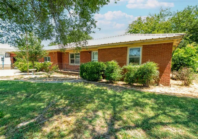 Homes for sale in Byars, OK | 414 S 3rd St, Byars, OK 74831 | MLS# 1191565