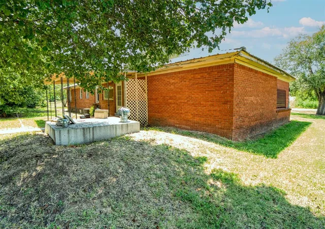 Homes for sale in Byars, OK | 414 S 3Rd St, Byars, OK 74831 | MLS# 1191565