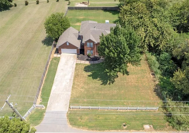 Photo 50 of Single family home for sale at 2143 Nw 12th Ave, Norman, OK 73072 | MLS# 1191611 | Listing updated on 2025-10-29