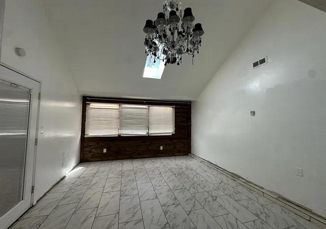 13th image of 1035 W Windsor Way, Mustang, OK 73064 | MLS# 1191697