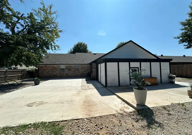 5th image of 1035 W Windsor Way, Mustang, OK 73064 | MLS# 1191697