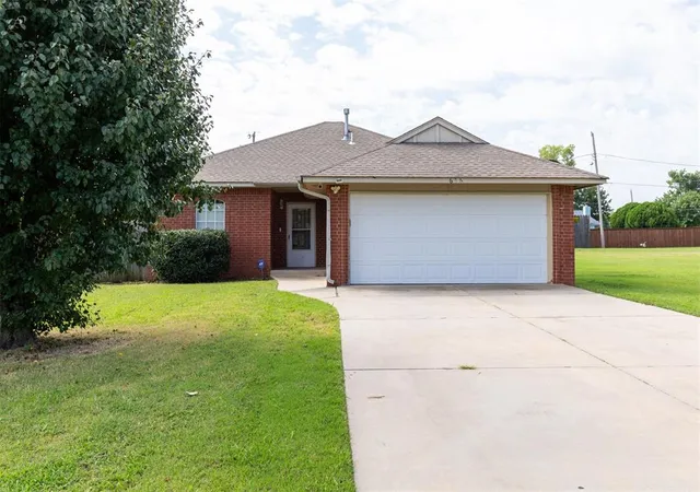 Photo 1 of Single family home for sale at 636 Nw 112th Street, Oklahoma City, OK 73114 | MLS# 1191734 | Listing updated on 2025-09-23