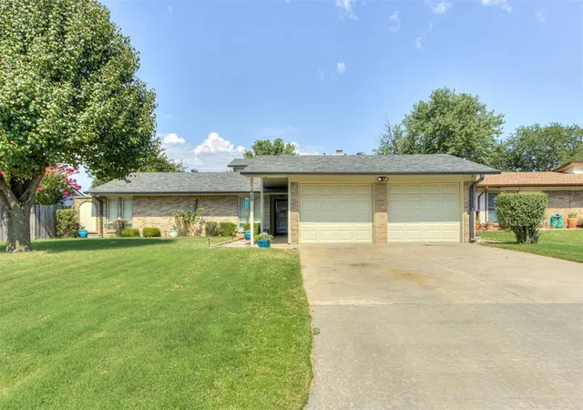 Photo 2 of Single family home for sale at 829 Nw 116th Ter, Oklahoma City, OK 73114 | MLS# 1191809 | Listing updated on 2026-01-08