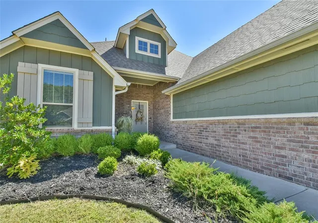2nd image of 613 Side Track Rd, Yukon, OK 73099 | MLS# 1192038
