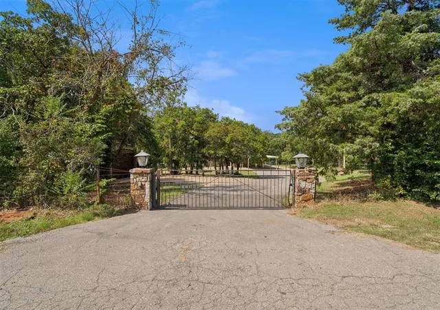 Photo 2 of Single family home for sale at 12721 Three Oaks Dr, Jones, OK 73049 | MLS# 1192045 | Listing updated on 2025-12-06