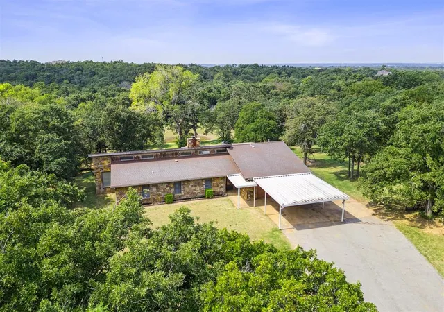 Photo 4 of Single family home for sale at 12721 Three Oaks Dr, Jones, OK 73049 | MLS# 1192045 | Listing updated on 2025-12-06