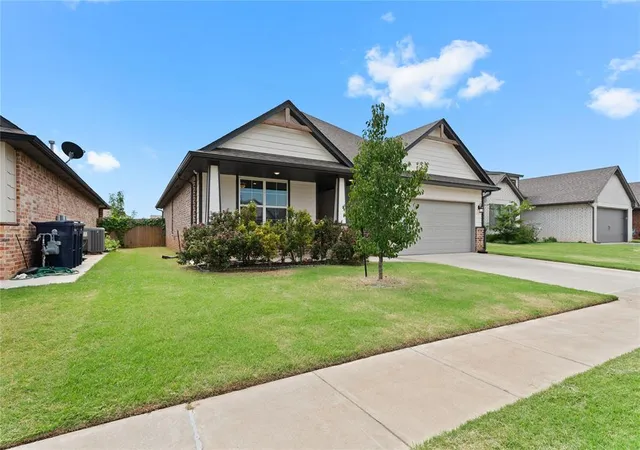 Photo 2 of Sale Pending at 8008 Nw 161st Ter, Edmond, OK 73013 | MLS# 1192123 | Listing updated on 2025-10-01