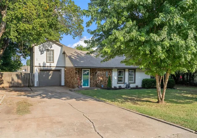 Photo 2 of Single family home for sale at 601 S 8th Street Dr, Yukon, OK 73099 | MLS# 1192150 | Listing updated on 2026-02-13