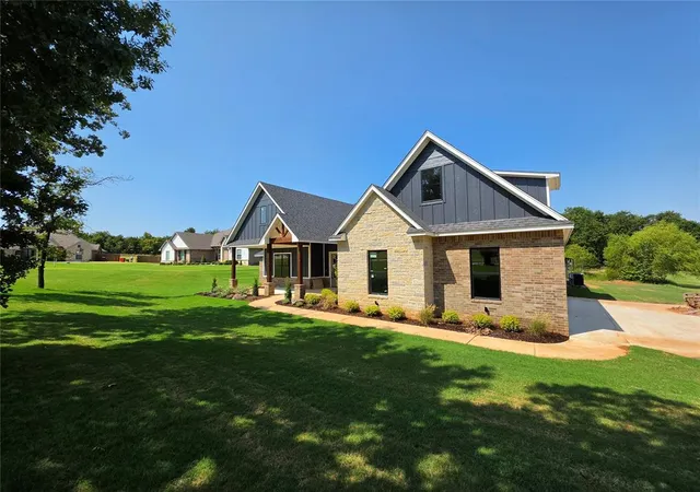 Photo 2 of Single family home for sale at 913 Reedser Way, Choctaw, OK 73020 | MLS# 1192206 | Listing updated on 2026-09-19