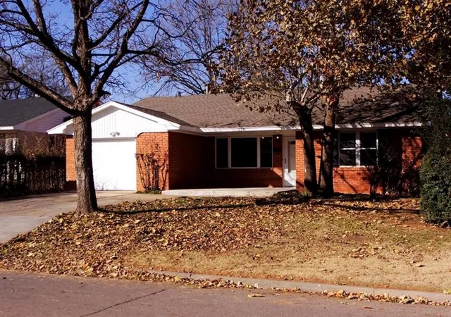 2nd image of 1223 Nw 80th St, Oklahoma City, OK 73114 | MLS# 1192270
